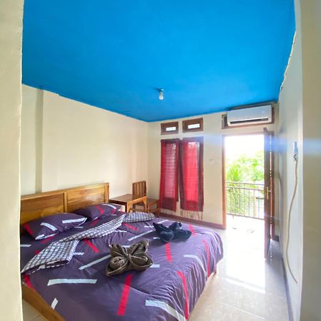 Pieter Homestay Labuan Bajo Exterior foto