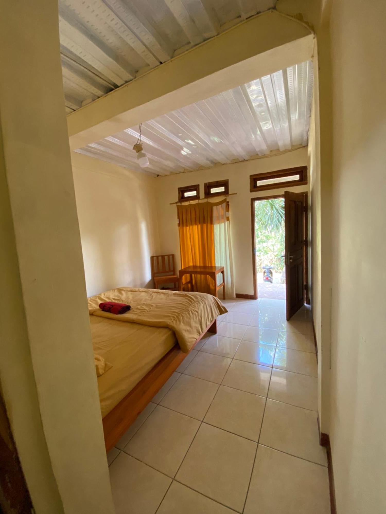 Pieter Homestay Labuan Bajo Exterior foto